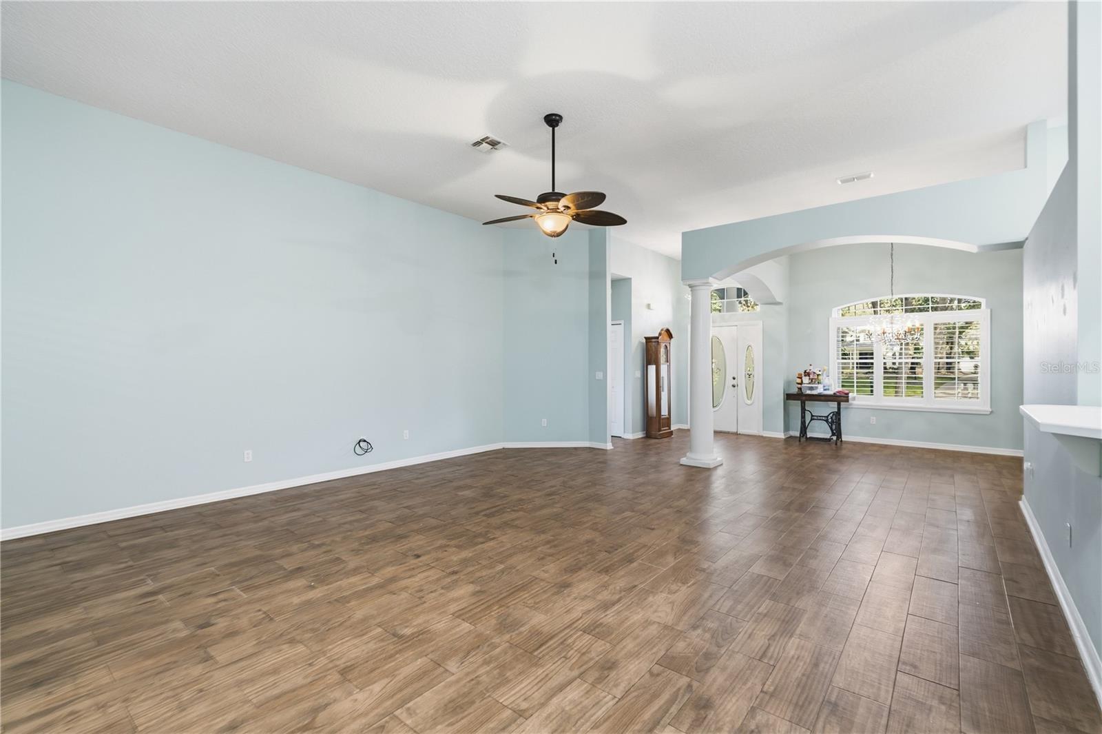 Image 12 of 56 For 507 Dowling Circle