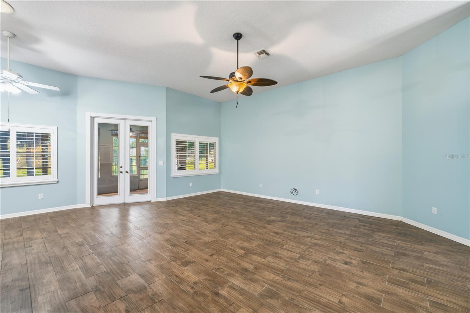 Image 15 of 56 For 507 Dowling Circle