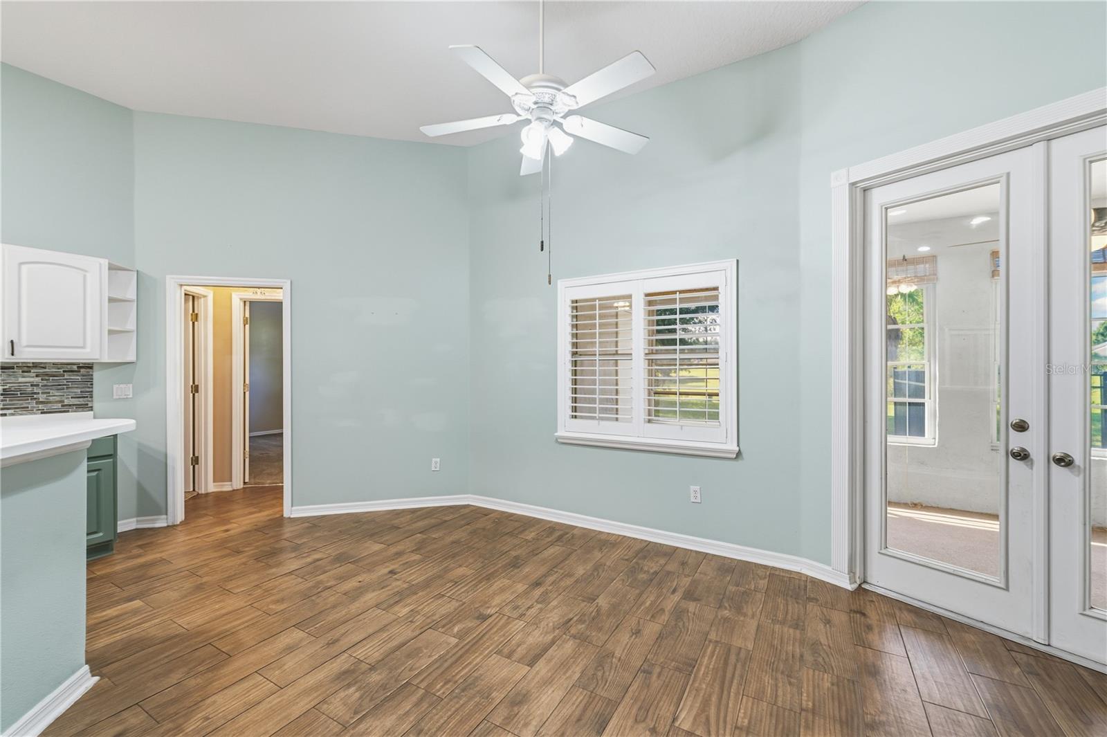 Image 16 of 56 For 507 Dowling Circle