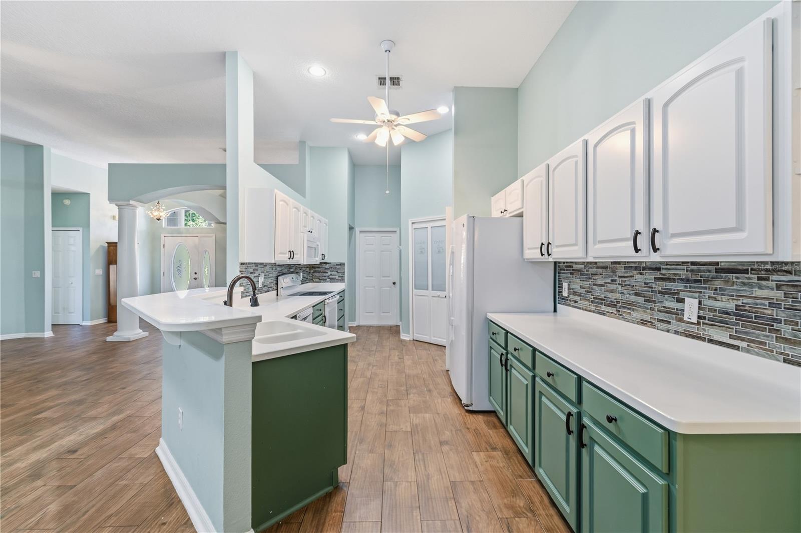 Image 20 of 56 For 507 Dowling Circle