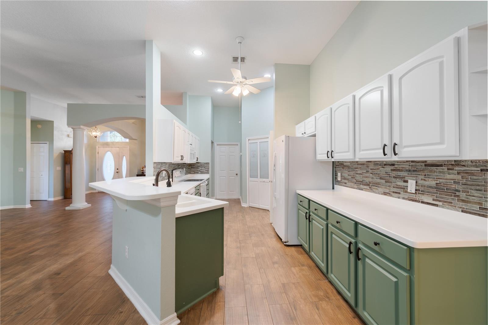 Image 21 of 56 For 507 Dowling Circle