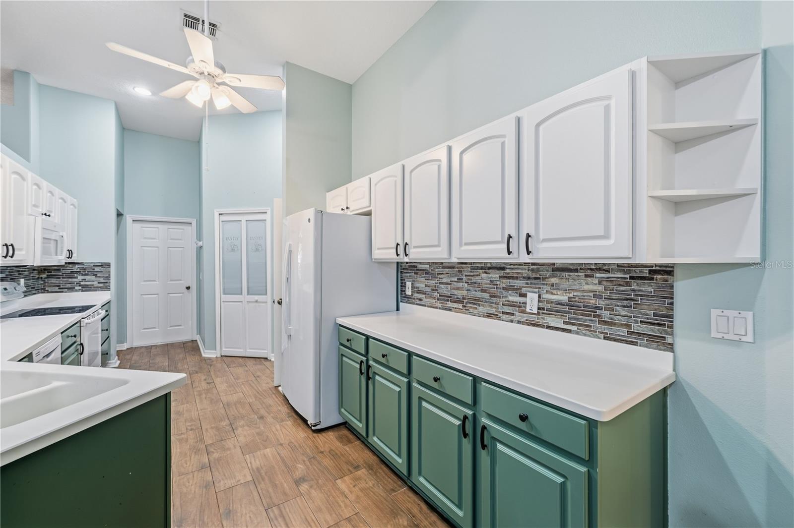 Image 22 of 56 For 507 Dowling Circle