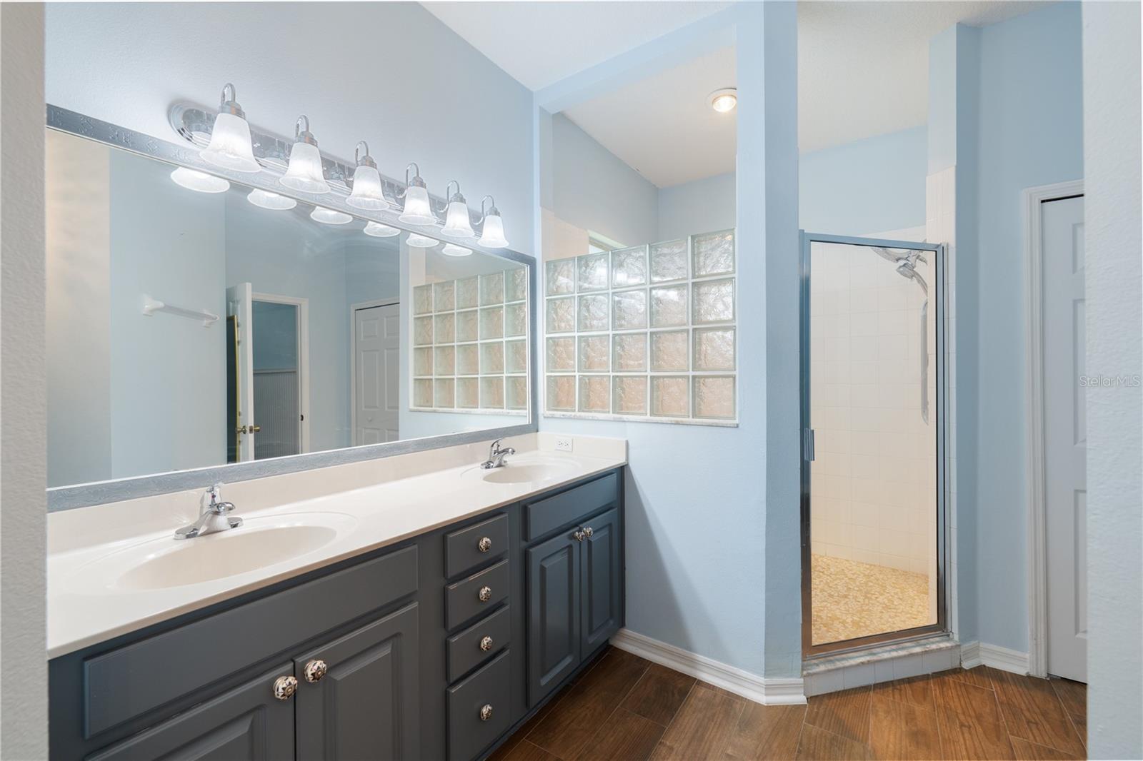 Image 33 of 56 For 507 Dowling Circle