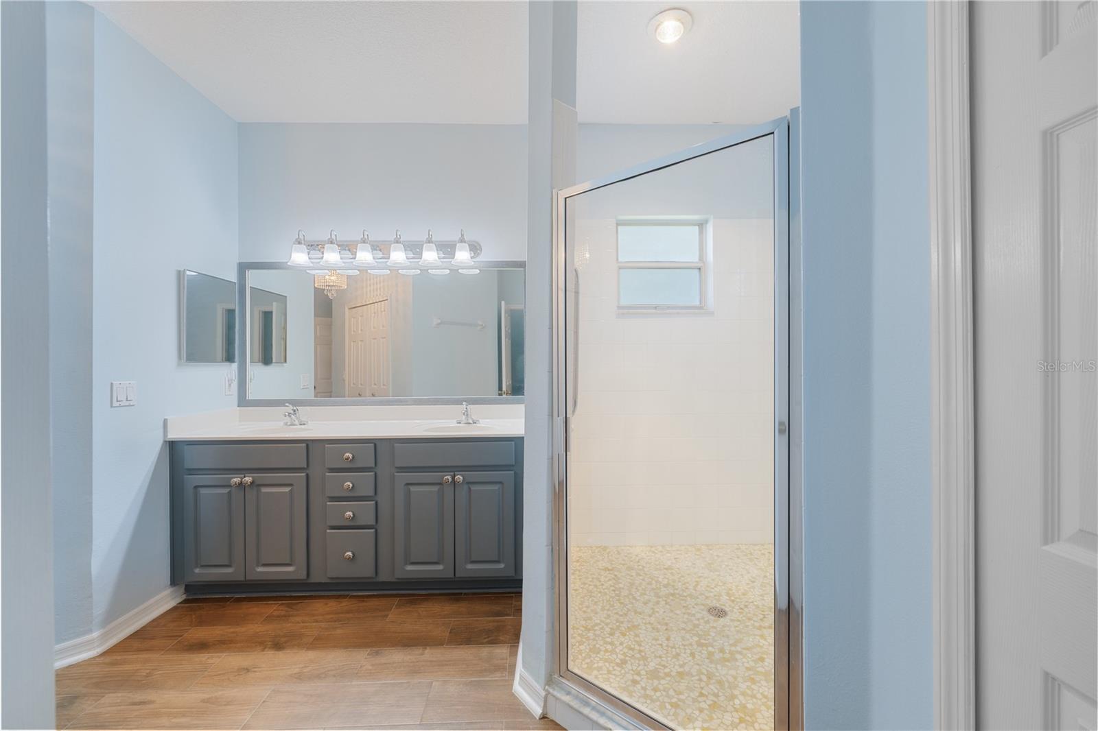 Image 35 of 56 For 507 Dowling Circle