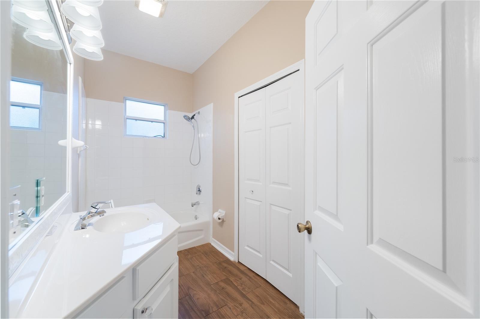 Image 38 of 56 For 507 Dowling Circle