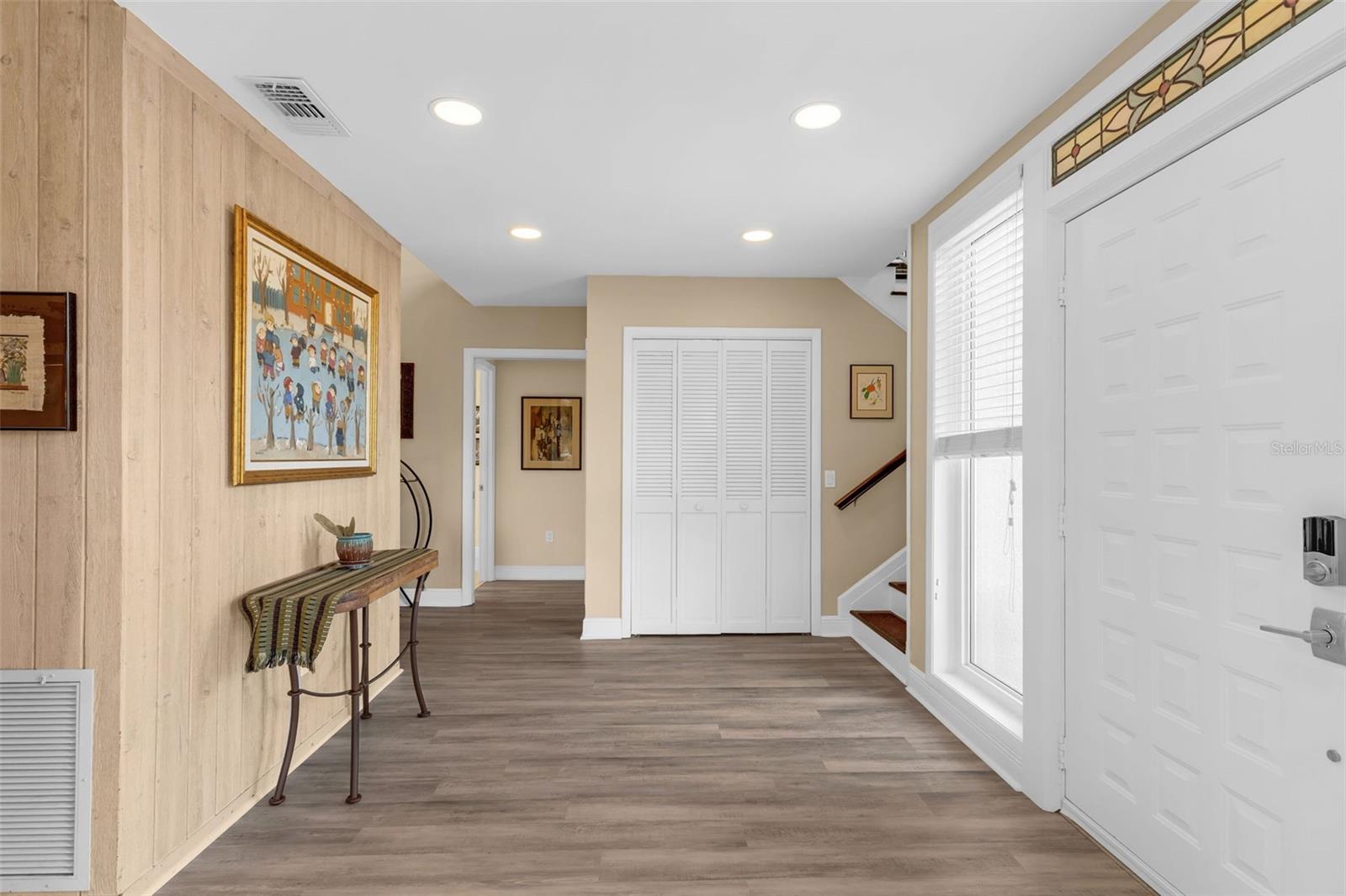 Image 4 of 52 For 6846 Lake View Drive