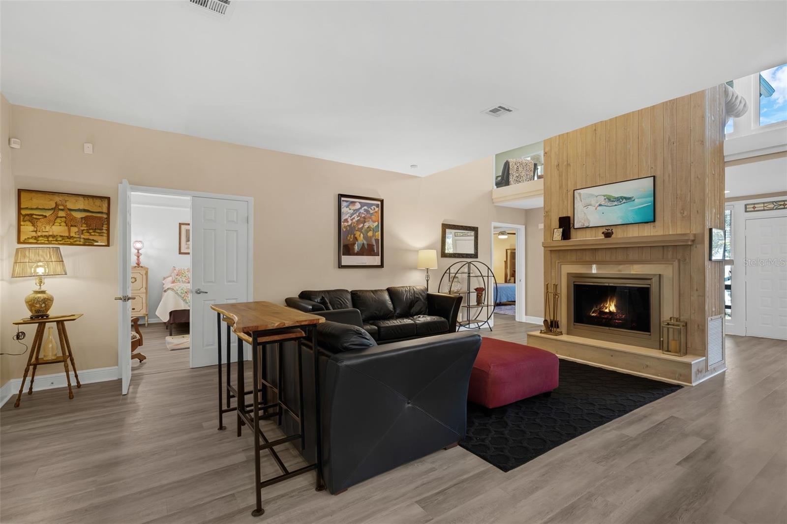 Image 6 of 52 For 6846 Lake View Drive