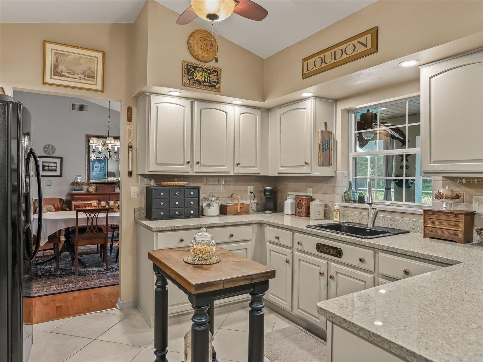 Image 12 of 41 For 9856 Fairway Circle