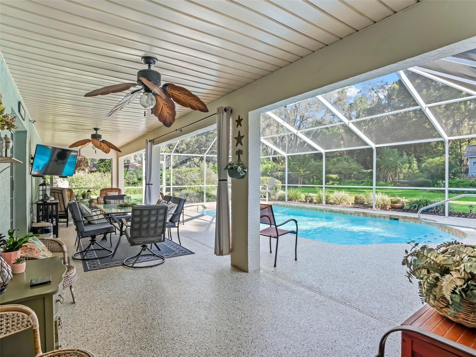 Image 28 of 41 For 9856 Fairway Circle