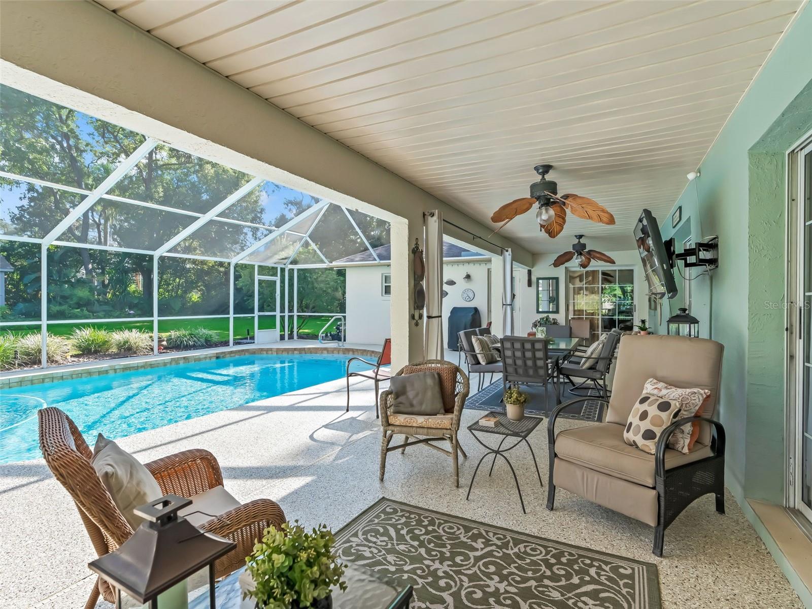 Image 30 of 41 For 9856 Fairway Circle