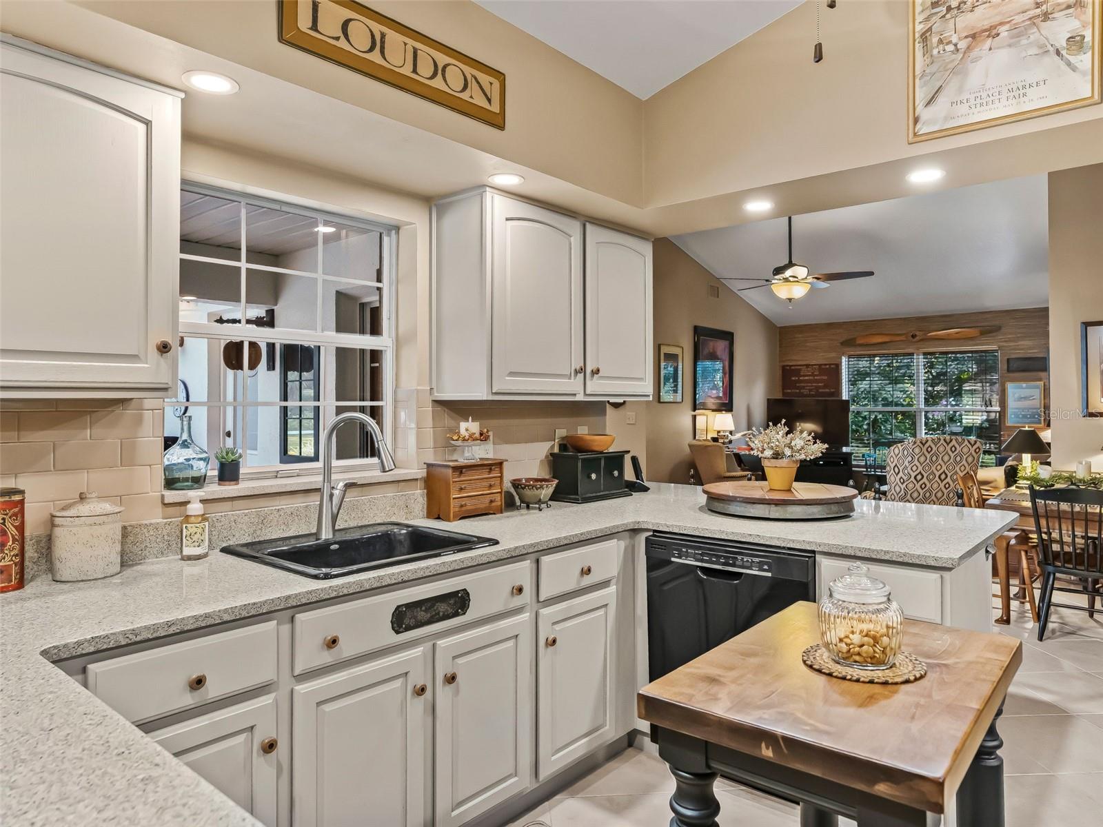 Image 9 of 41 For 9856 Fairway Circle