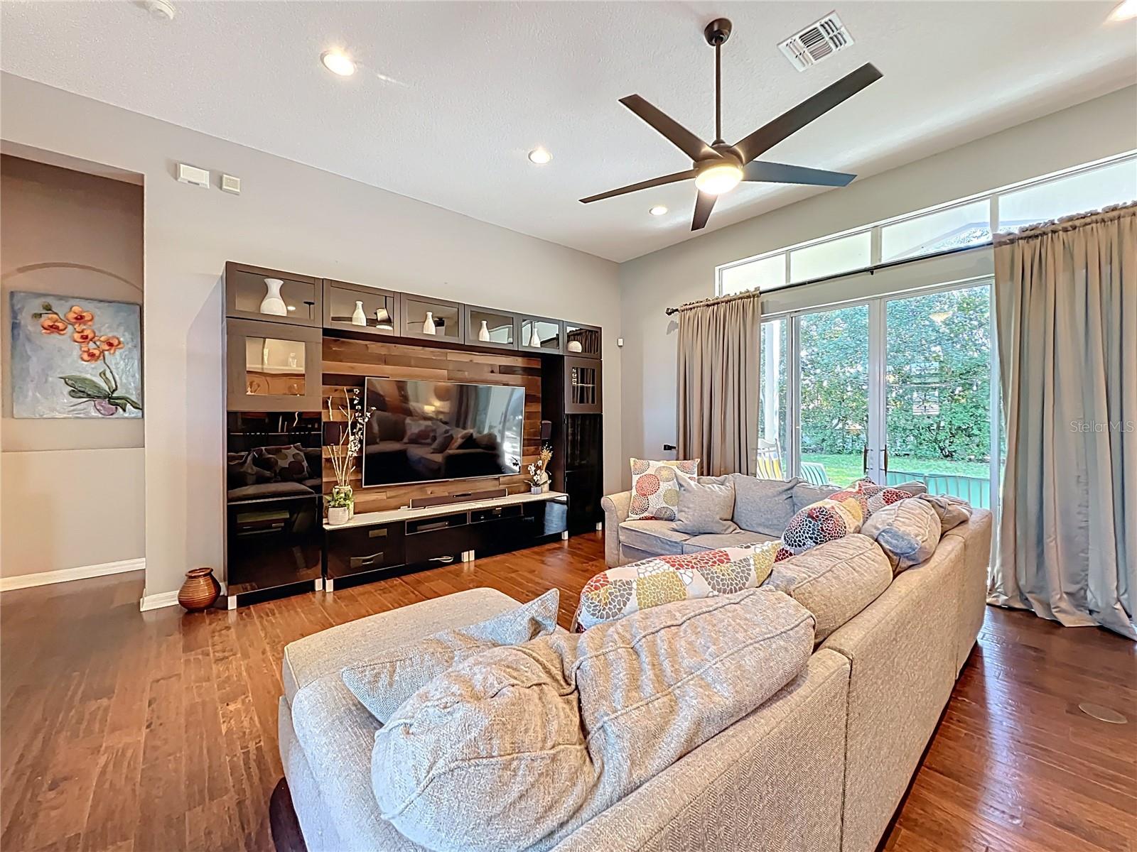 Image 13 of 63 For 2916 Majestic Isle Drive