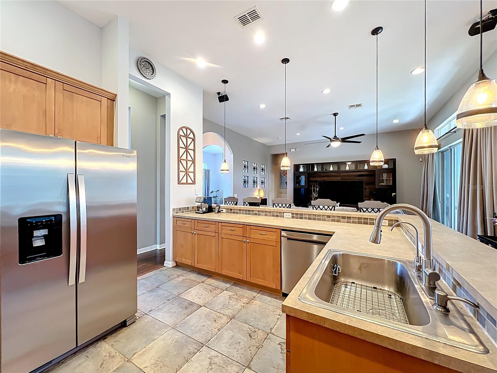 Image 17 of 63 For 2916 Majestic Isle Drive