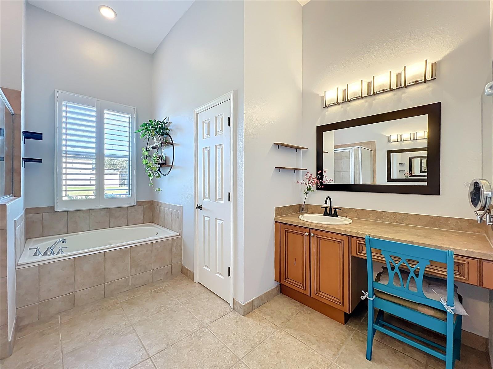 Image 25 of 63 For 2916 Majestic Isle Drive