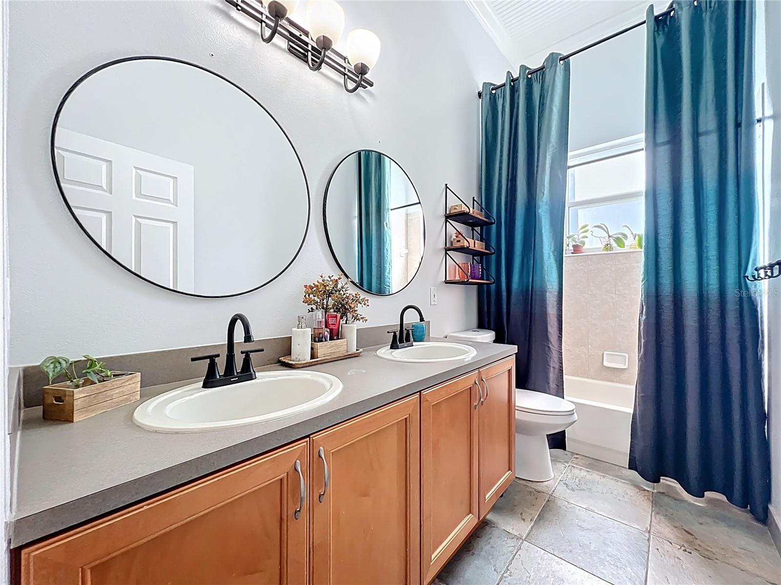 Image 29 of 63 For 2916 Majestic Isle Drive