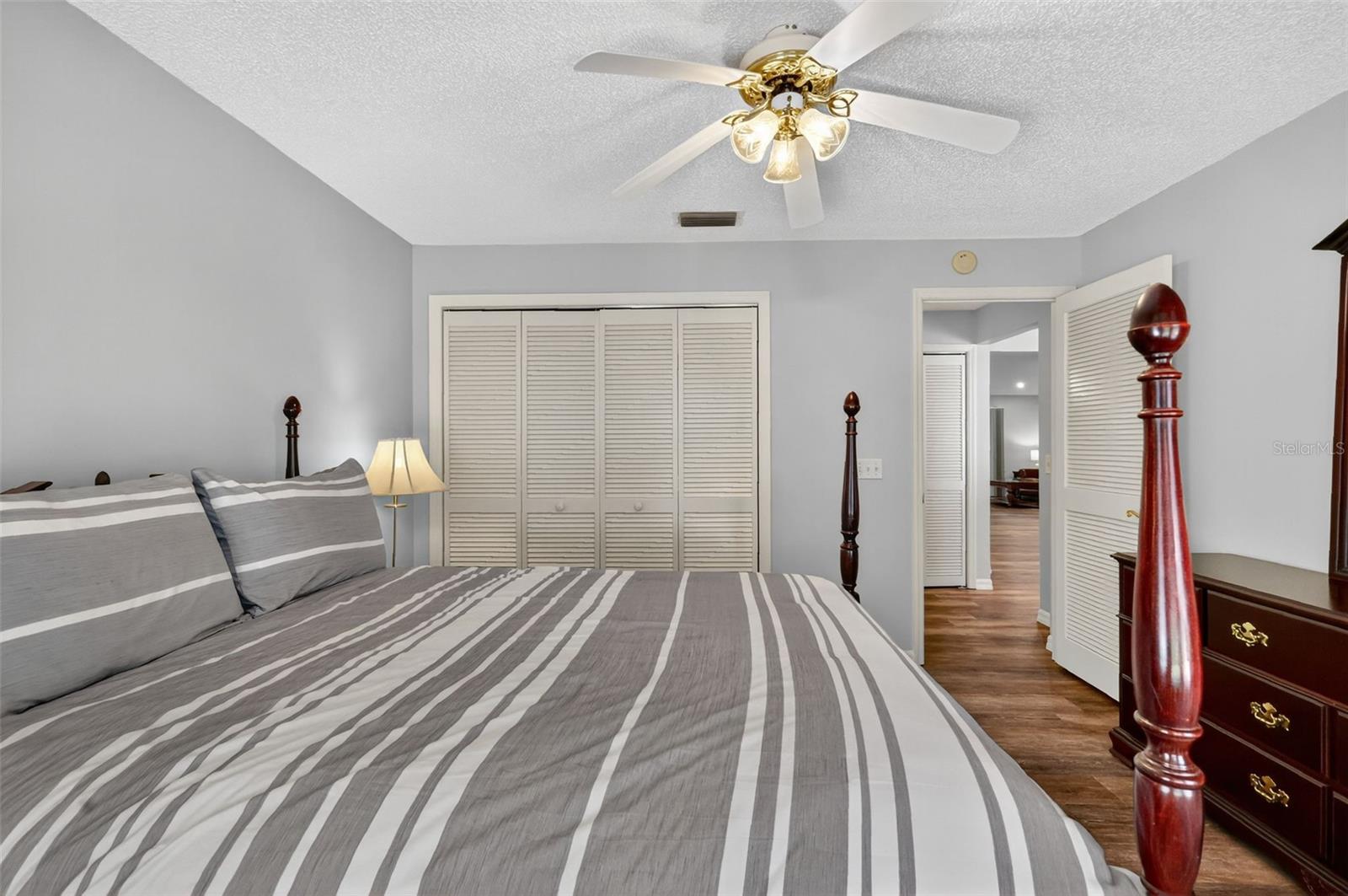 Image 21 of 35 For 511 Loma Paseo Drive