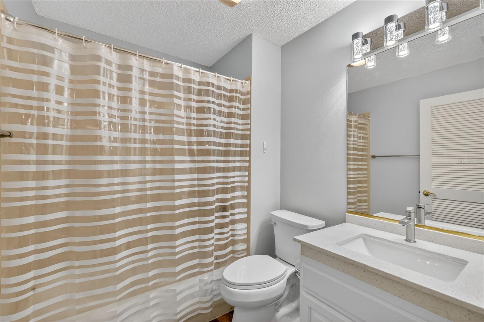 Image 22 of 35 For 511 Loma Paseo Drive