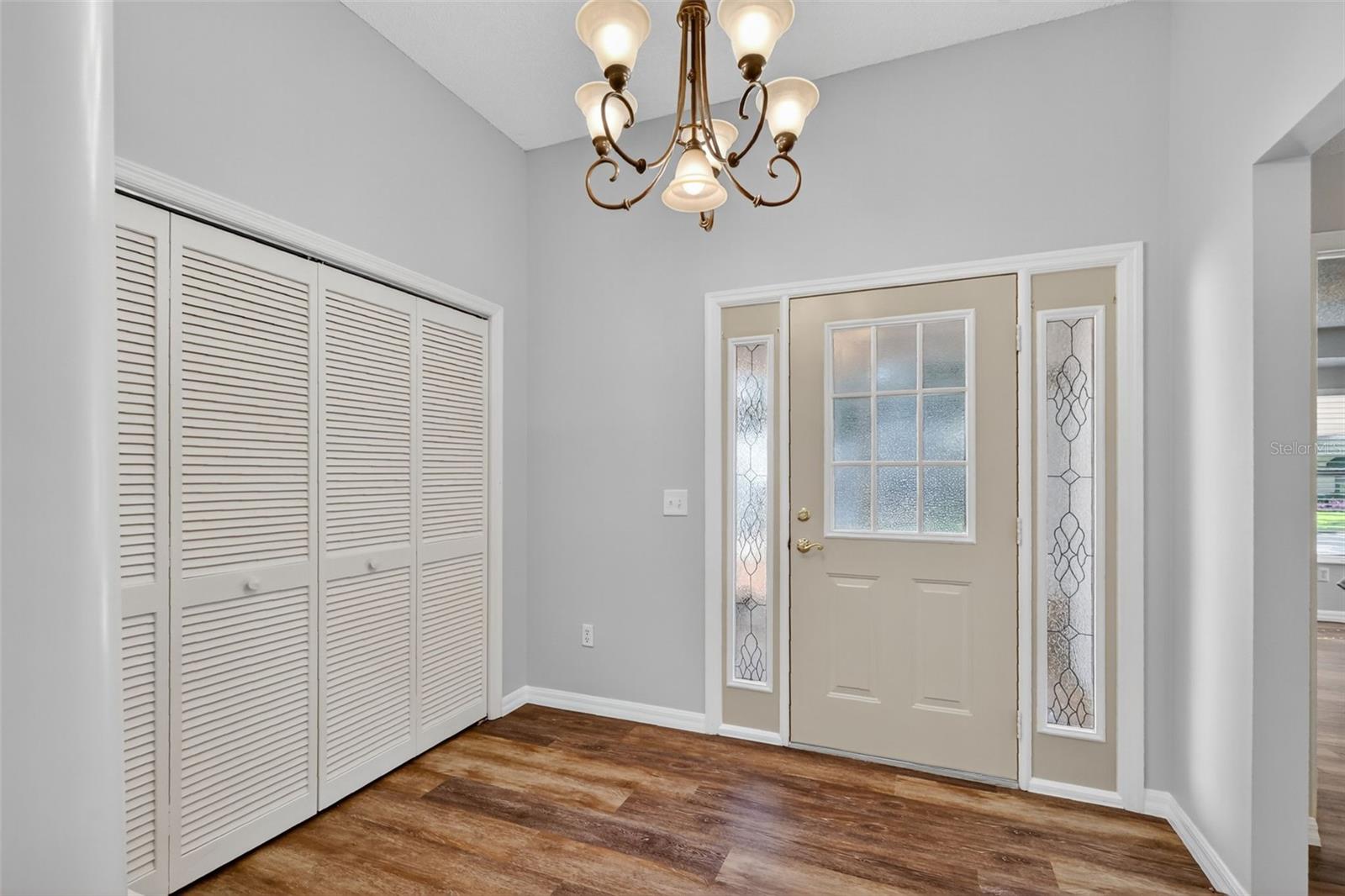 Image 3 of 35 For 511 Loma Paseo Drive