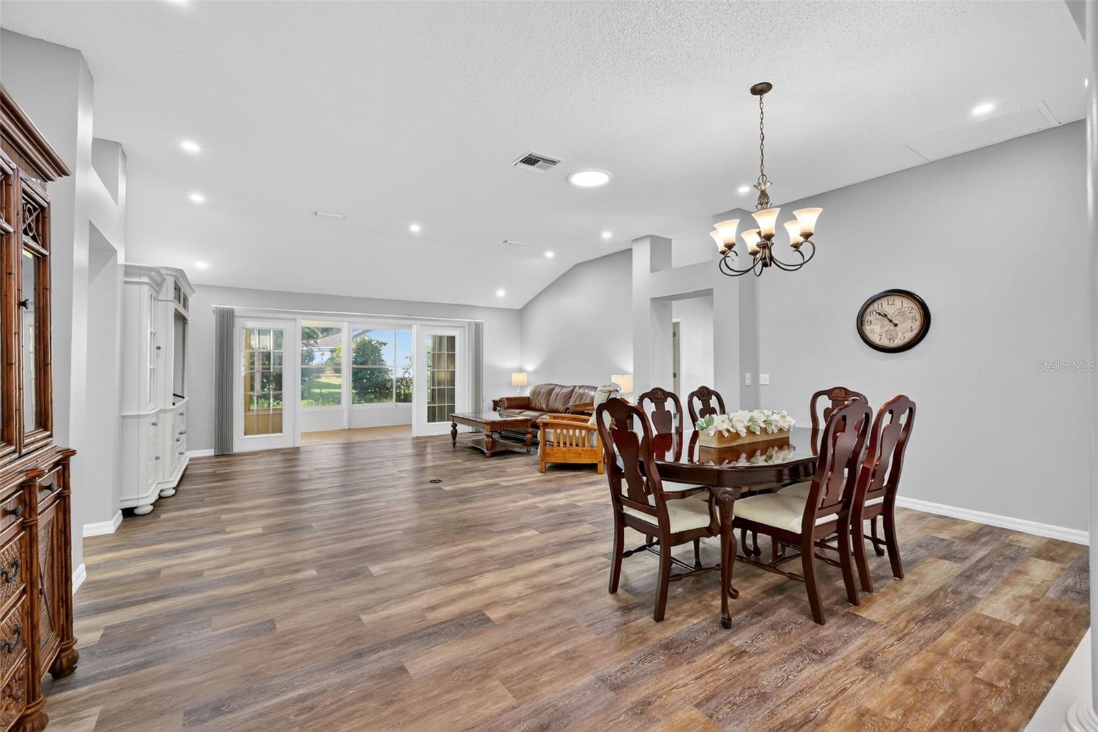 Image 5 of 35 For 511 Loma Paseo Drive