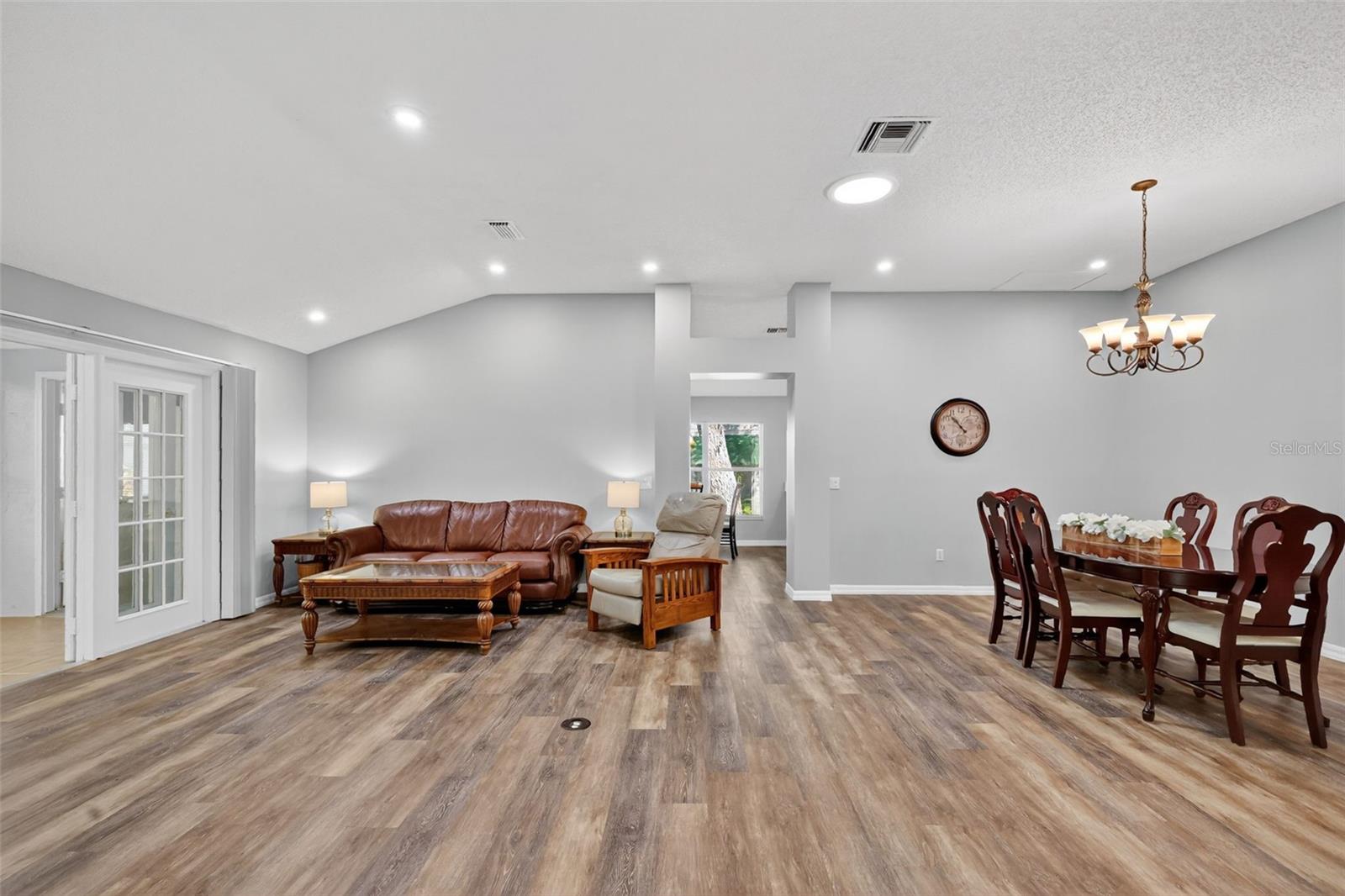 Image 6 of 35 For 511 Loma Paseo Drive