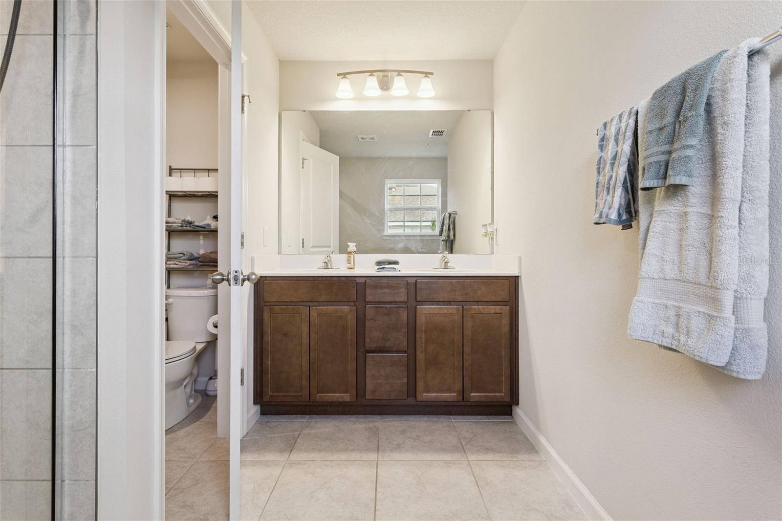 Image 18 of 37 For 1809 Holden Ridge Lane