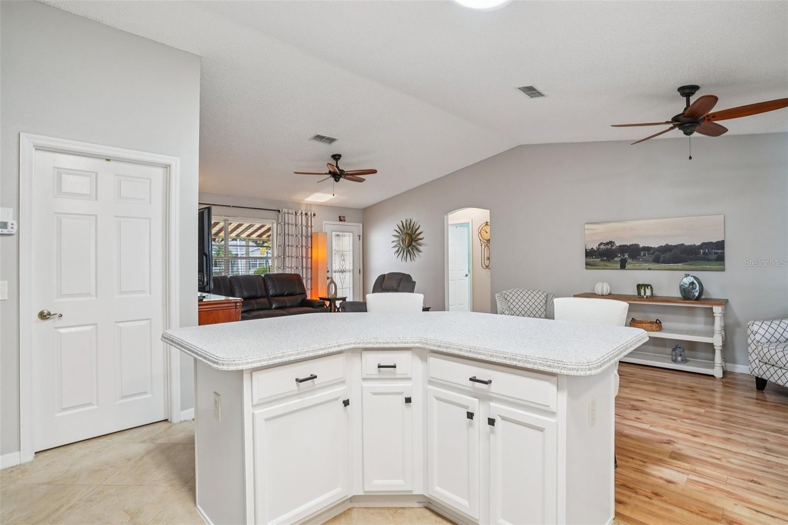 Image 19 of 38 For 2737 Privada Drive