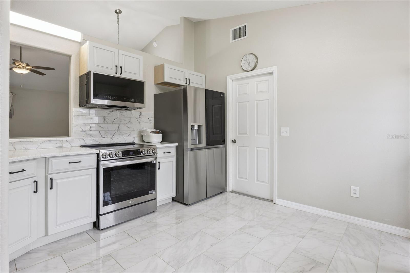 Image 16 of 32 For 3711 Meadow Green Drive