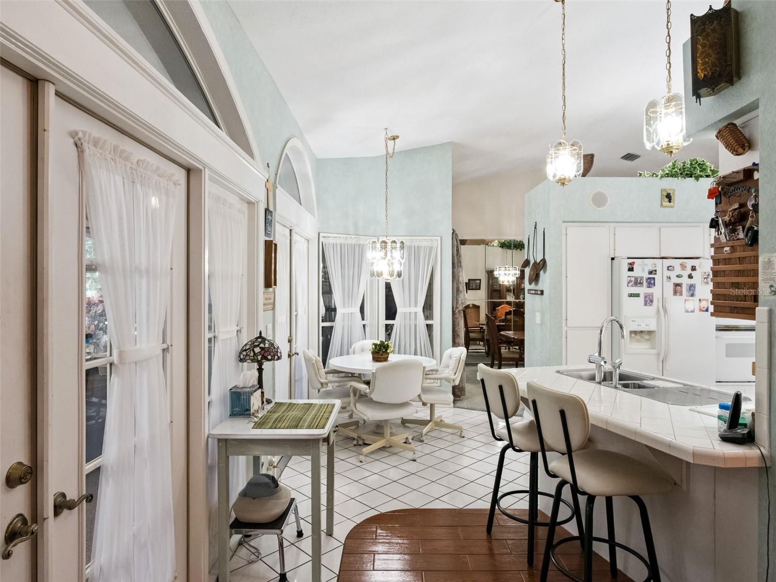 Image 19 of 86 For 5609 Rosewall Circle