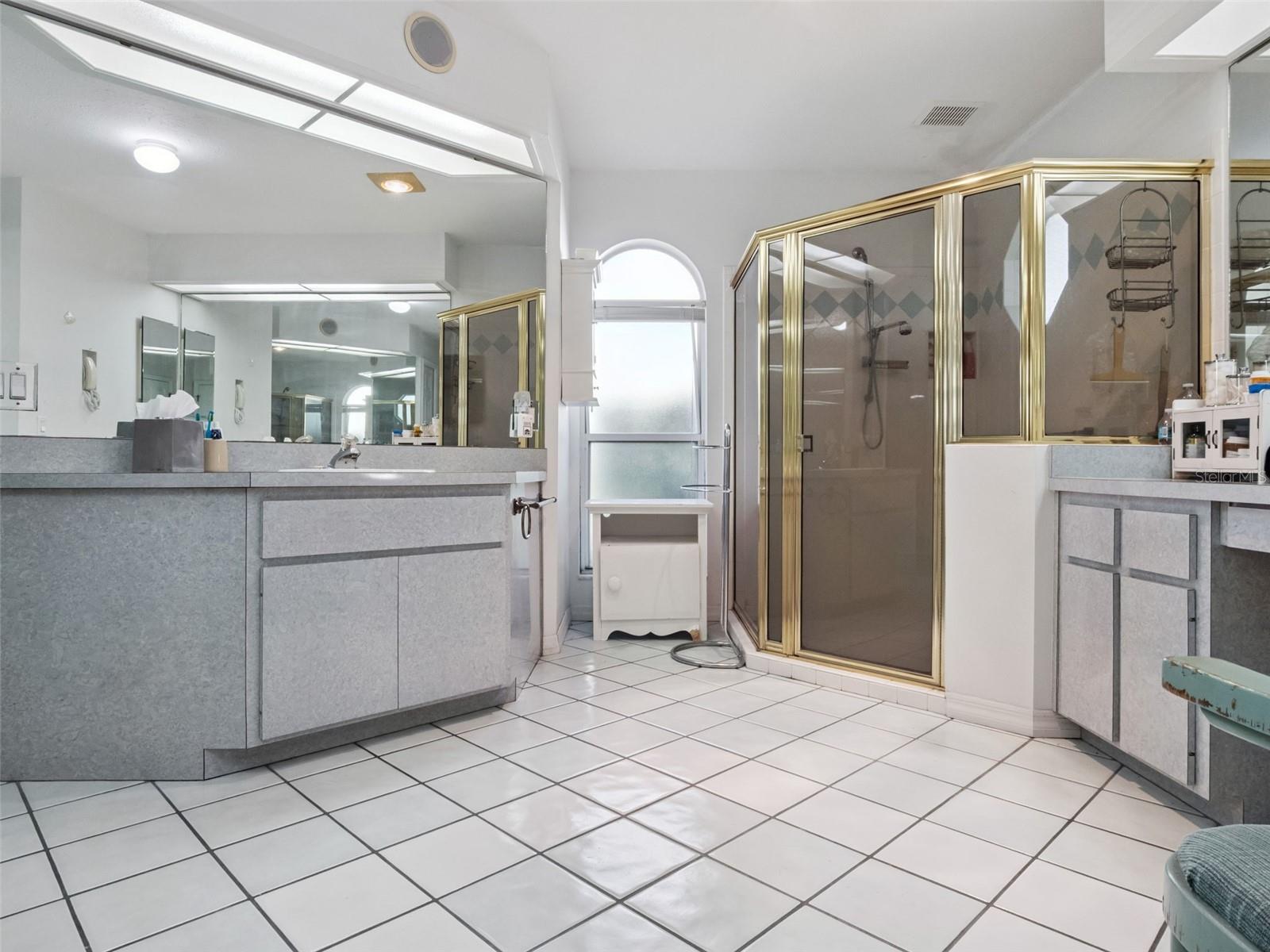 Image 26 of 86 For 5609 Rosewall Circle