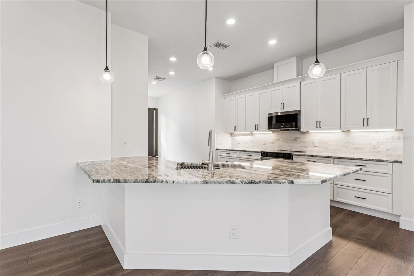 Image 15 of 82 For 17540 Third Street