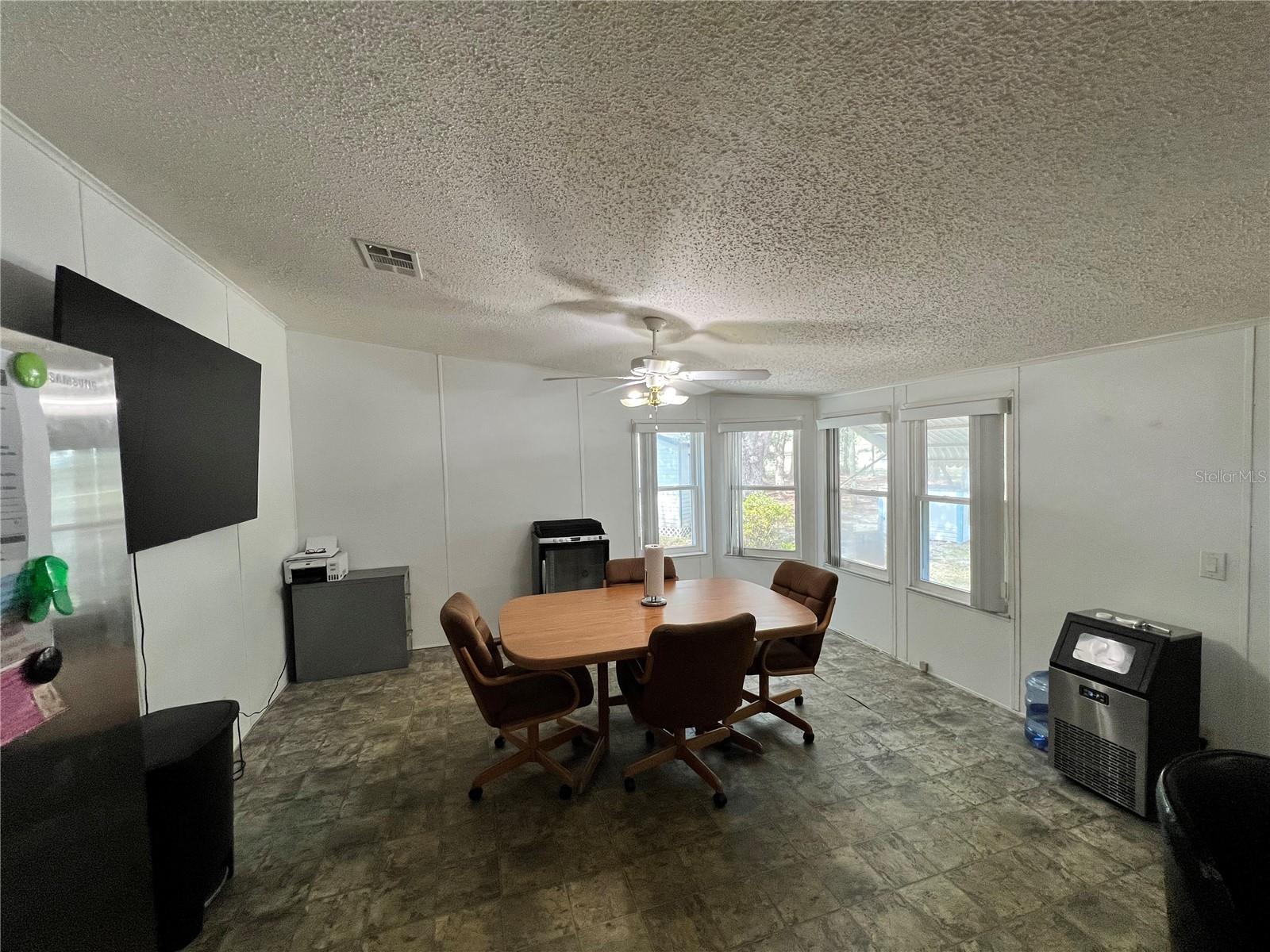 Image 12 of 38 For 4254 Meadow Street