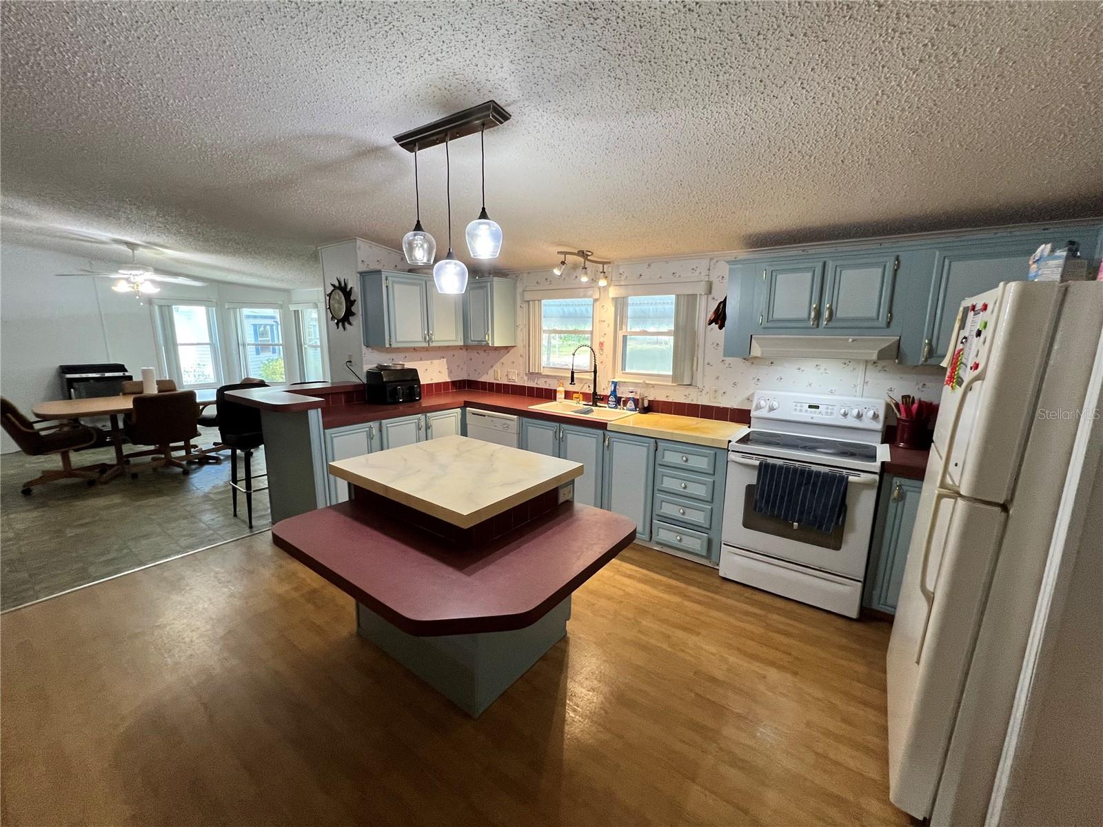 Image 4 of 38 For 4254 Meadow Street