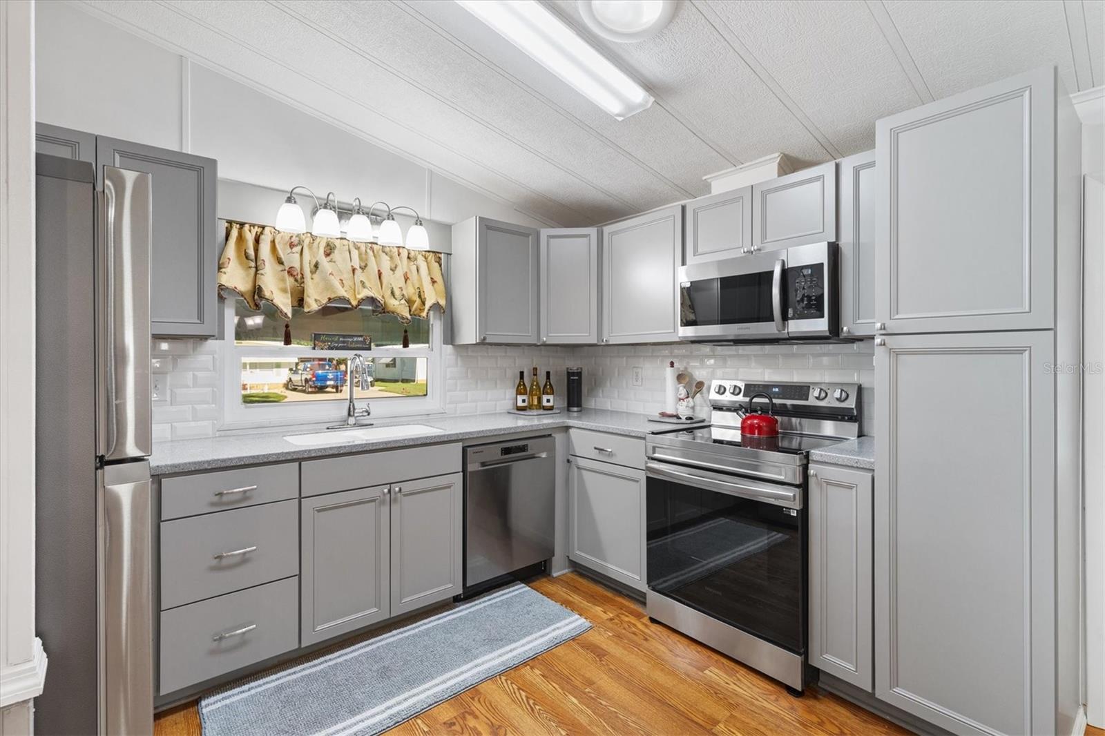 Image 4 of 23 For 732 Royal Palm Avenue