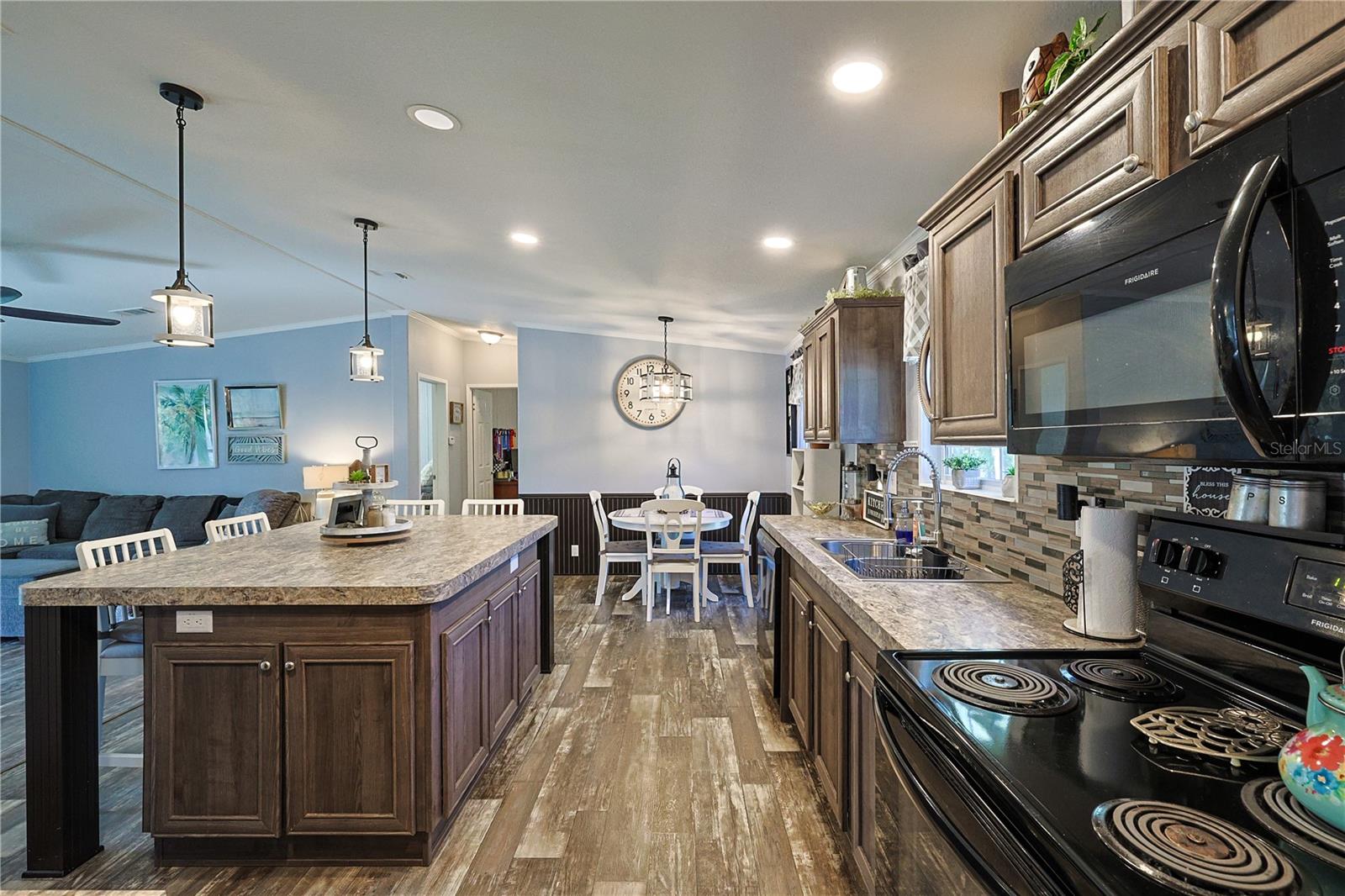 Image 5 of 36 For 13155 95th Street