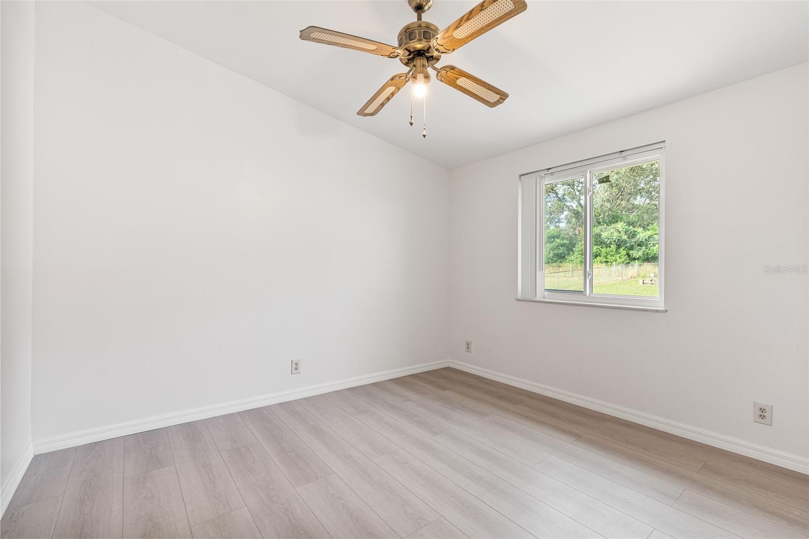 Image 17 of 40 For 207 10th Street