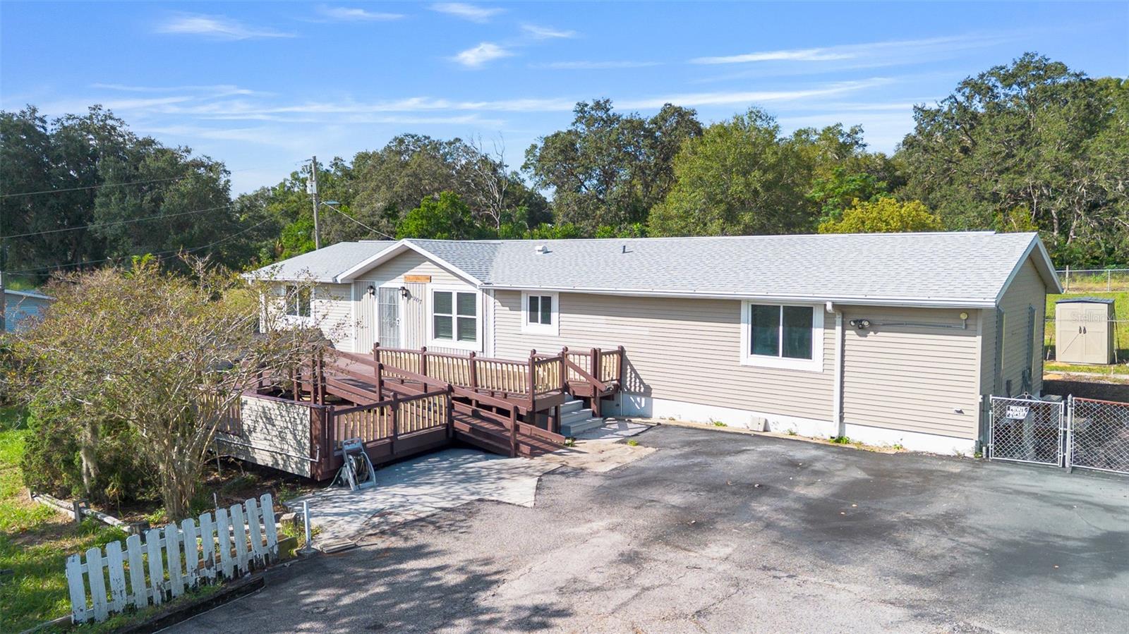 Image 2 of 40 For 207 10th Street