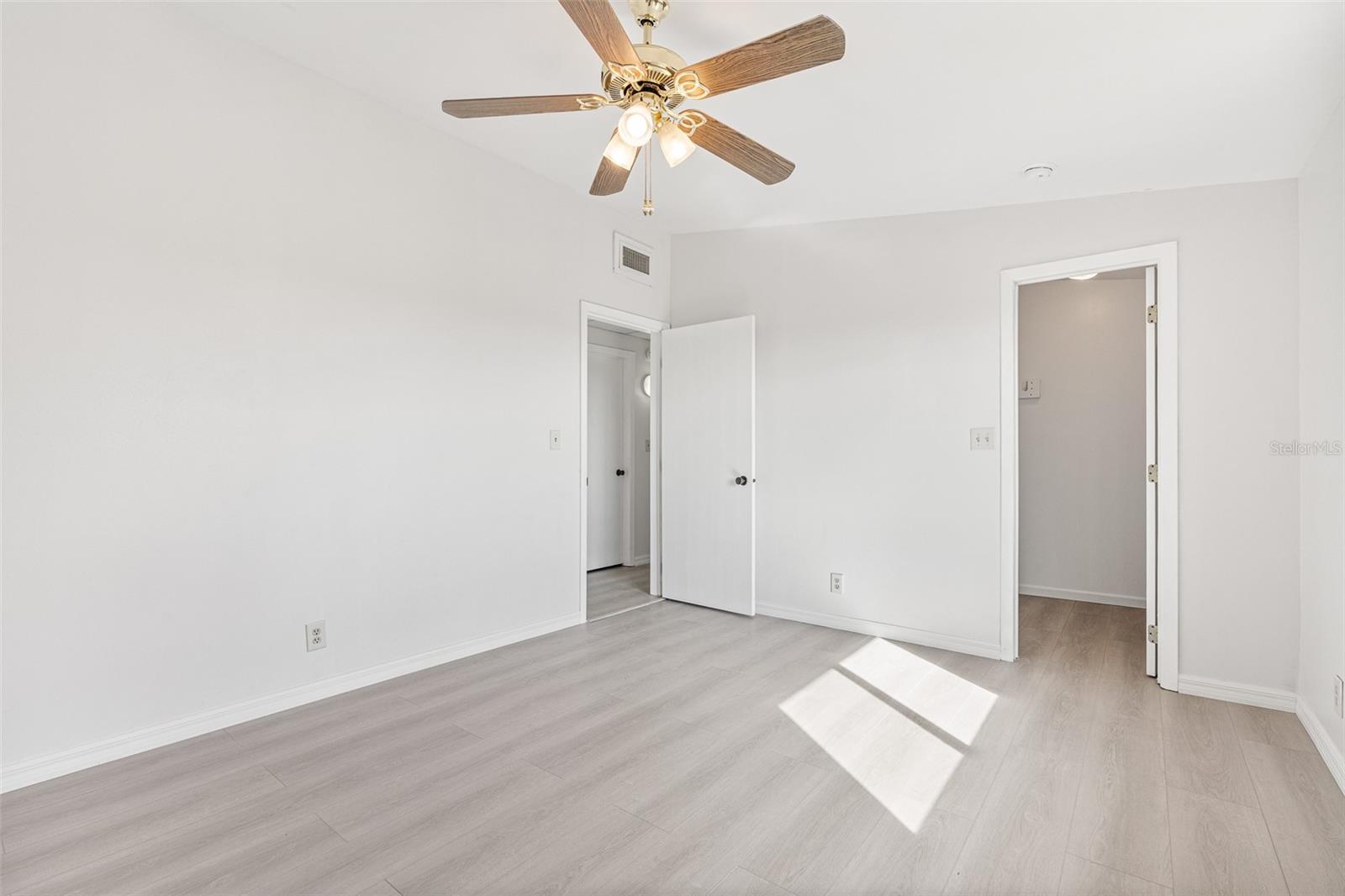 Image 20 of 40 For 207 10th Street