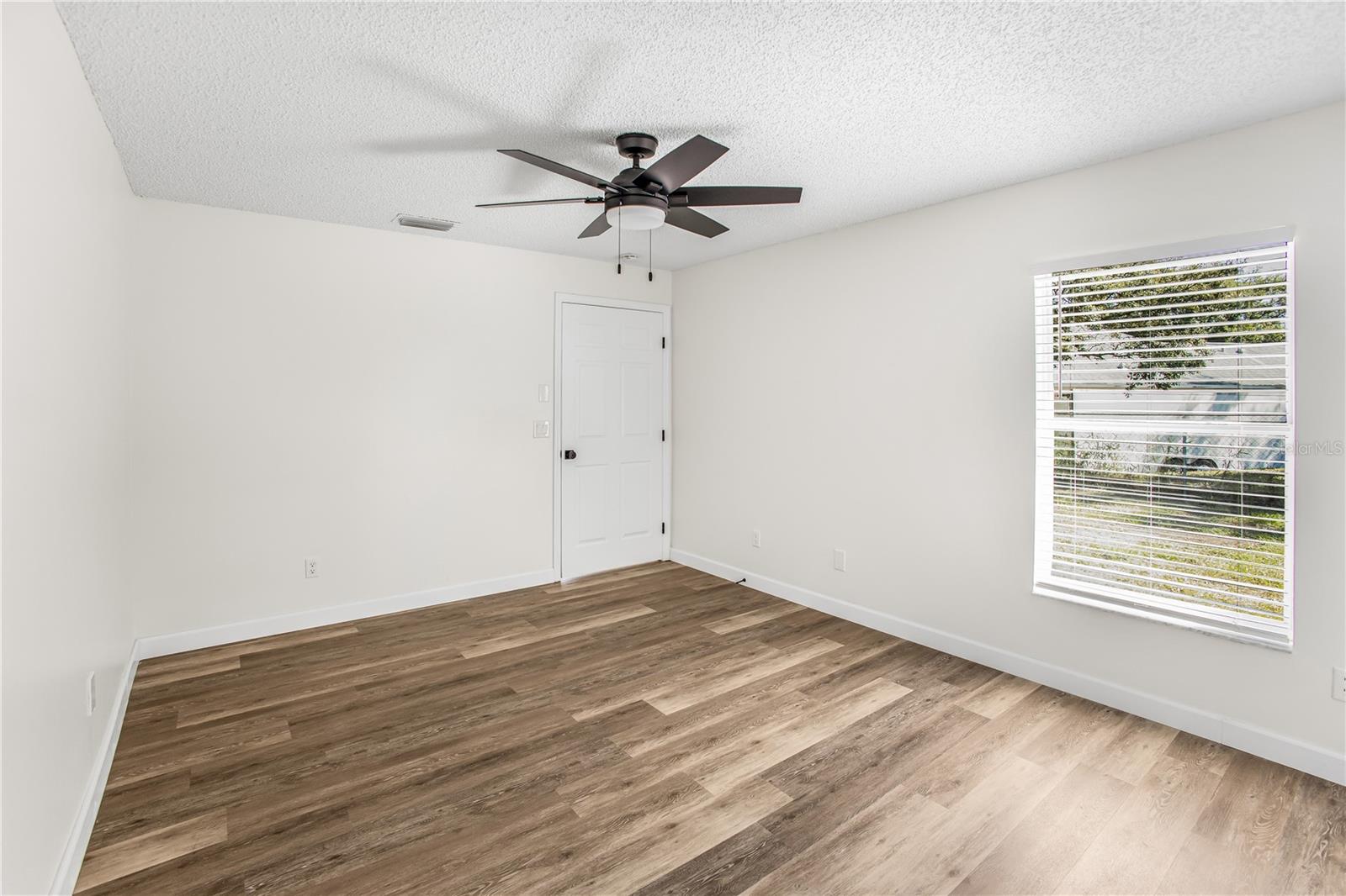 Image 12 of 24 For 5001 Pine Needle Drive