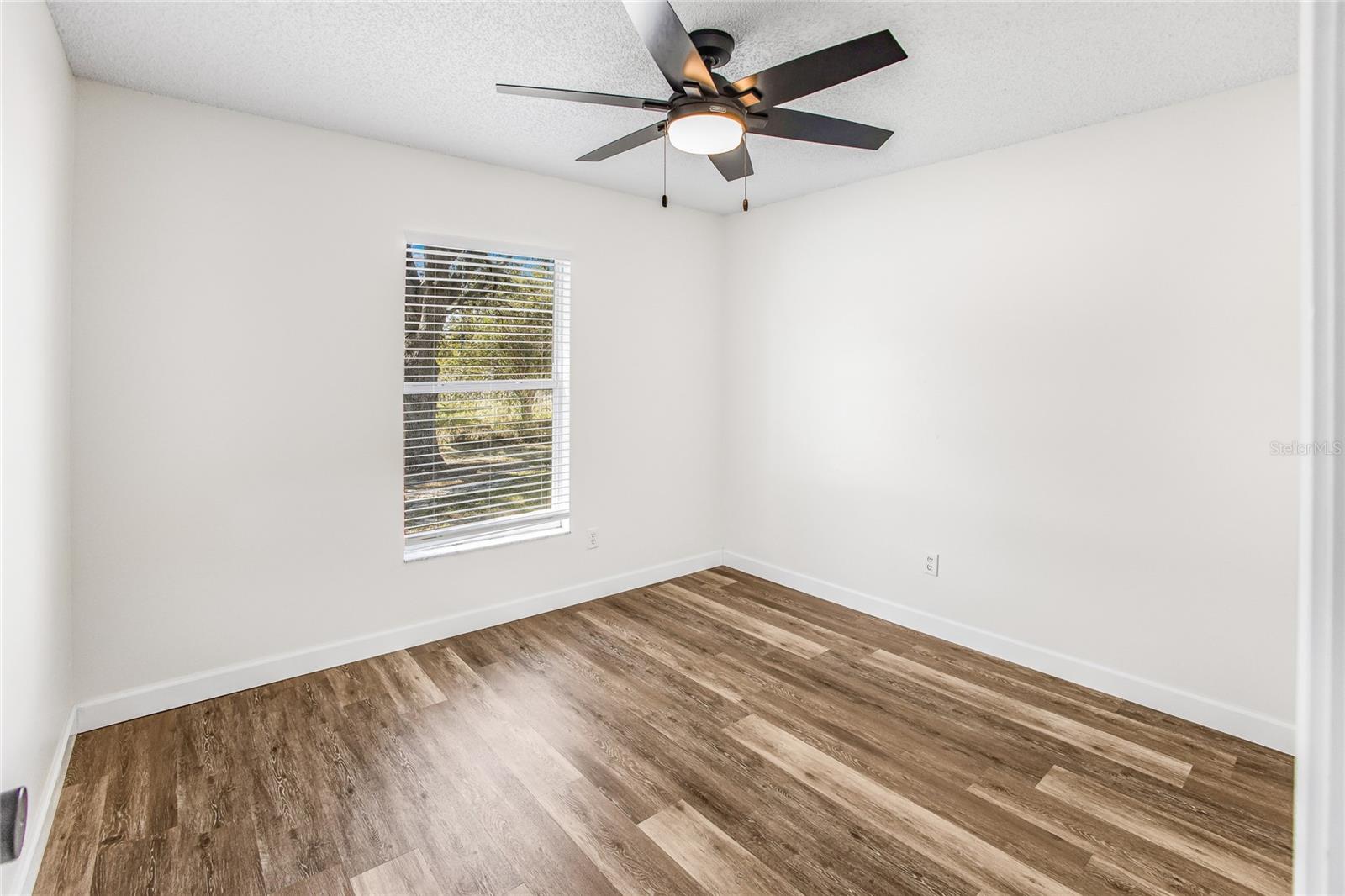 Image 14 of 24 For 5001 Pine Needle Drive