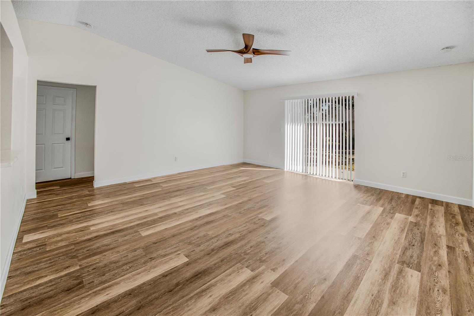 Image 5 of 24 For 5001 Pine Needle Drive