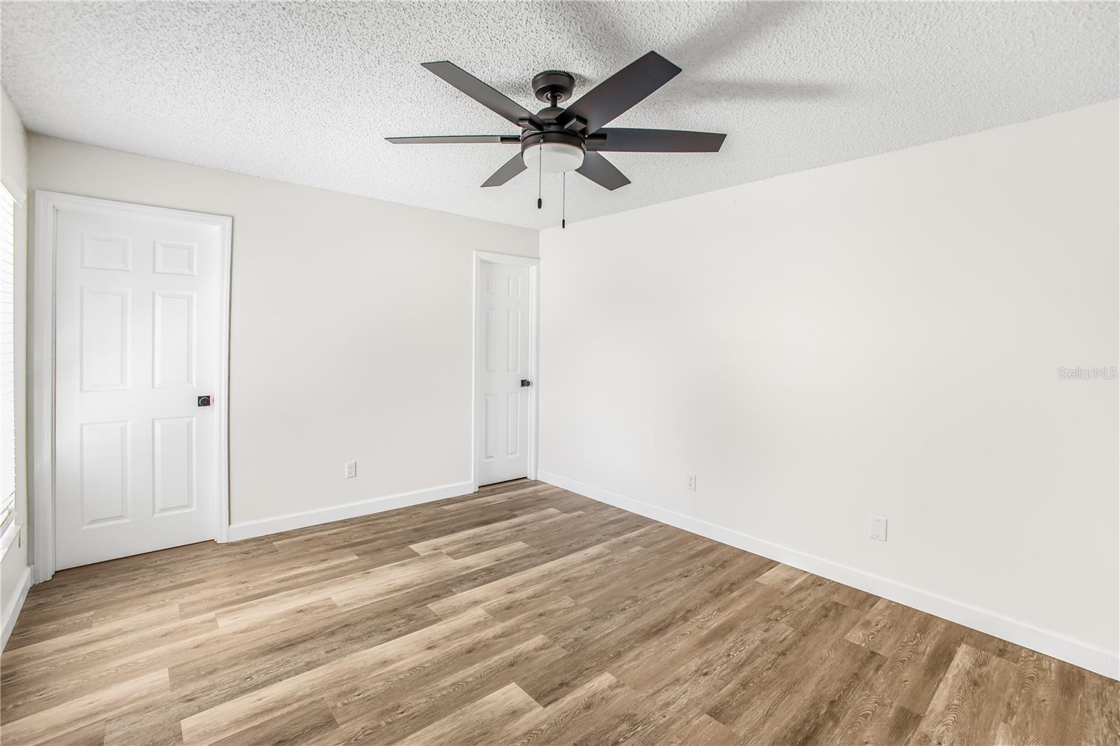 Image 7 of 24 For 5001 Pine Needle Drive