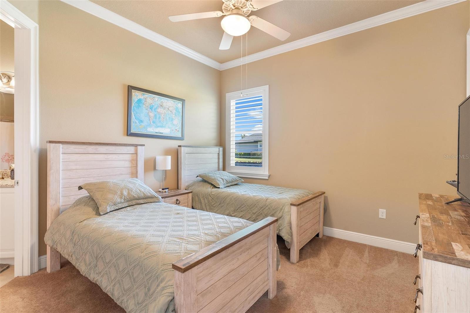 Image 31 of 52 For 39517 Hillrise Lane