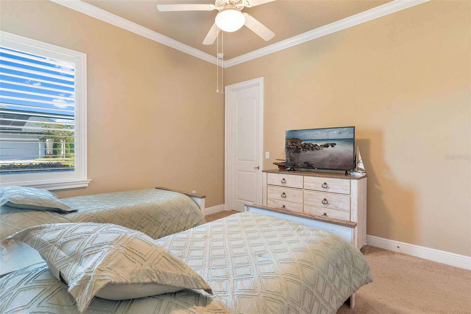 Image 32 of 52 For 39517 Hillrise Lane