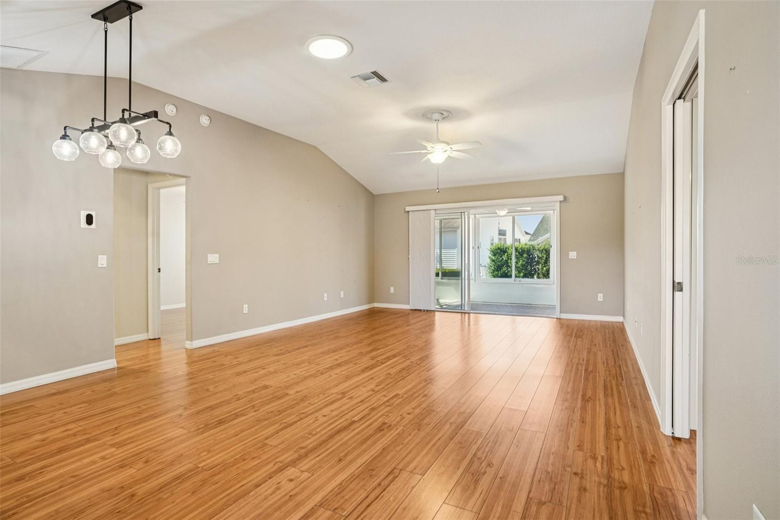 Image 4 of 54 For 1542 Wyatt Avenue