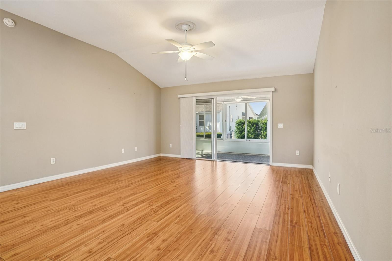 Image 5 of 54 For 1542 Wyatt Avenue