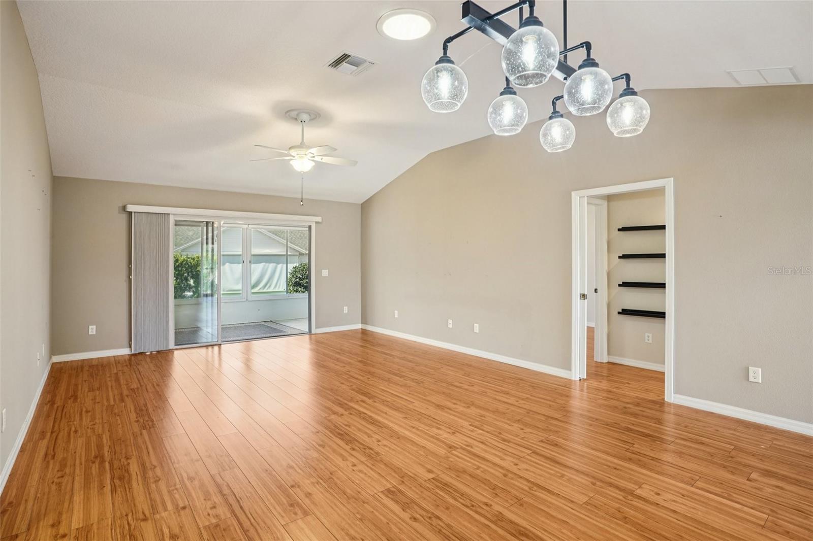 Image 7 of 54 For 1542 Wyatt Avenue