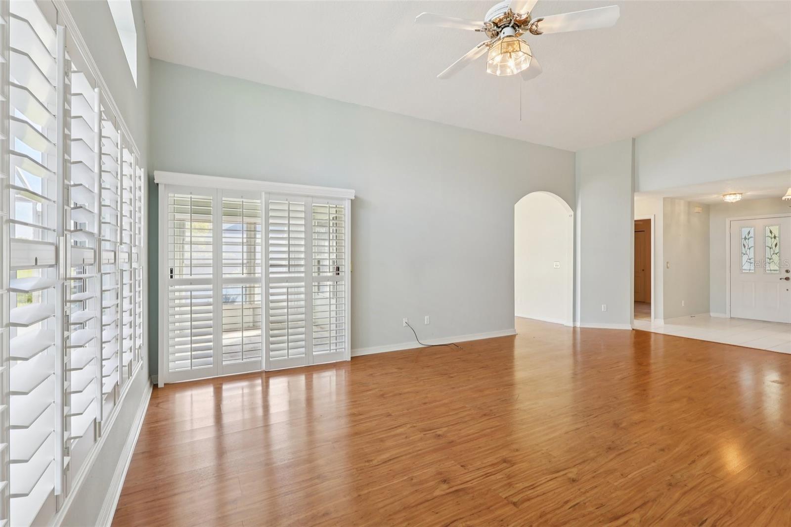 Image 15 of 56 For 6001 Spring Creek Court