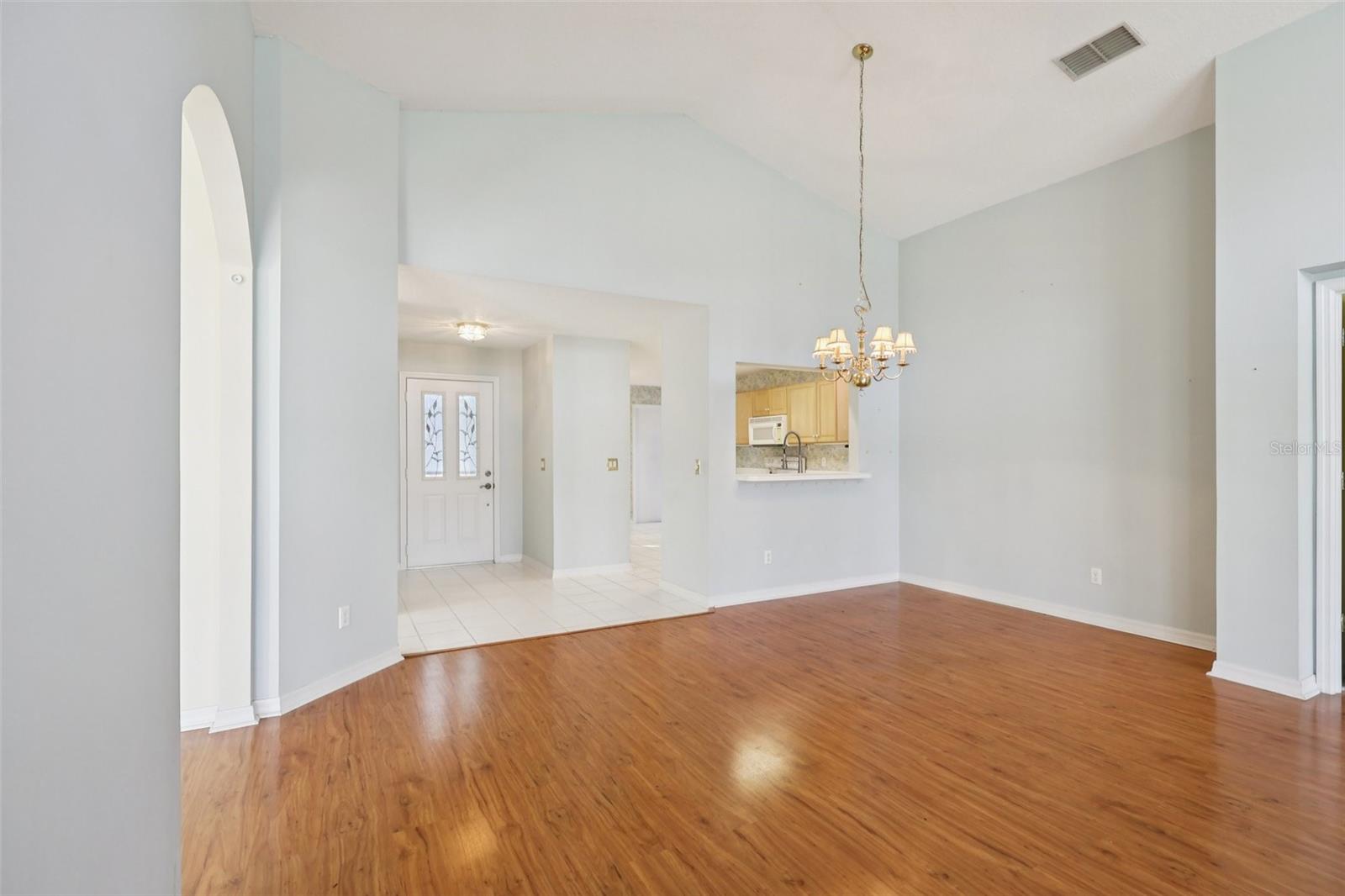 Image 16 of 56 For 6001 Spring Creek Court