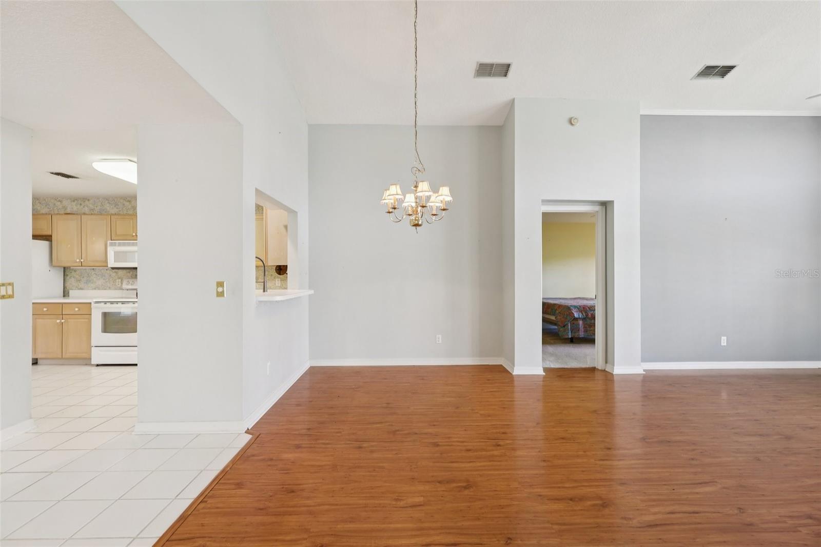 Image 17 of 56 For 6001 Spring Creek Court