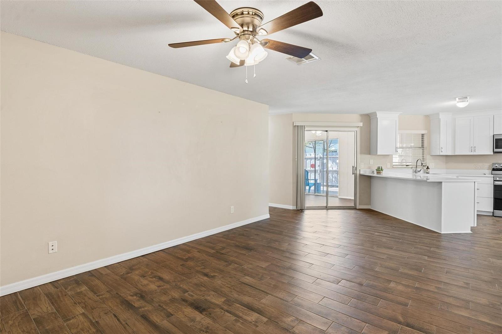 Image 11 of 35 For 2320 Centennial Boulevard